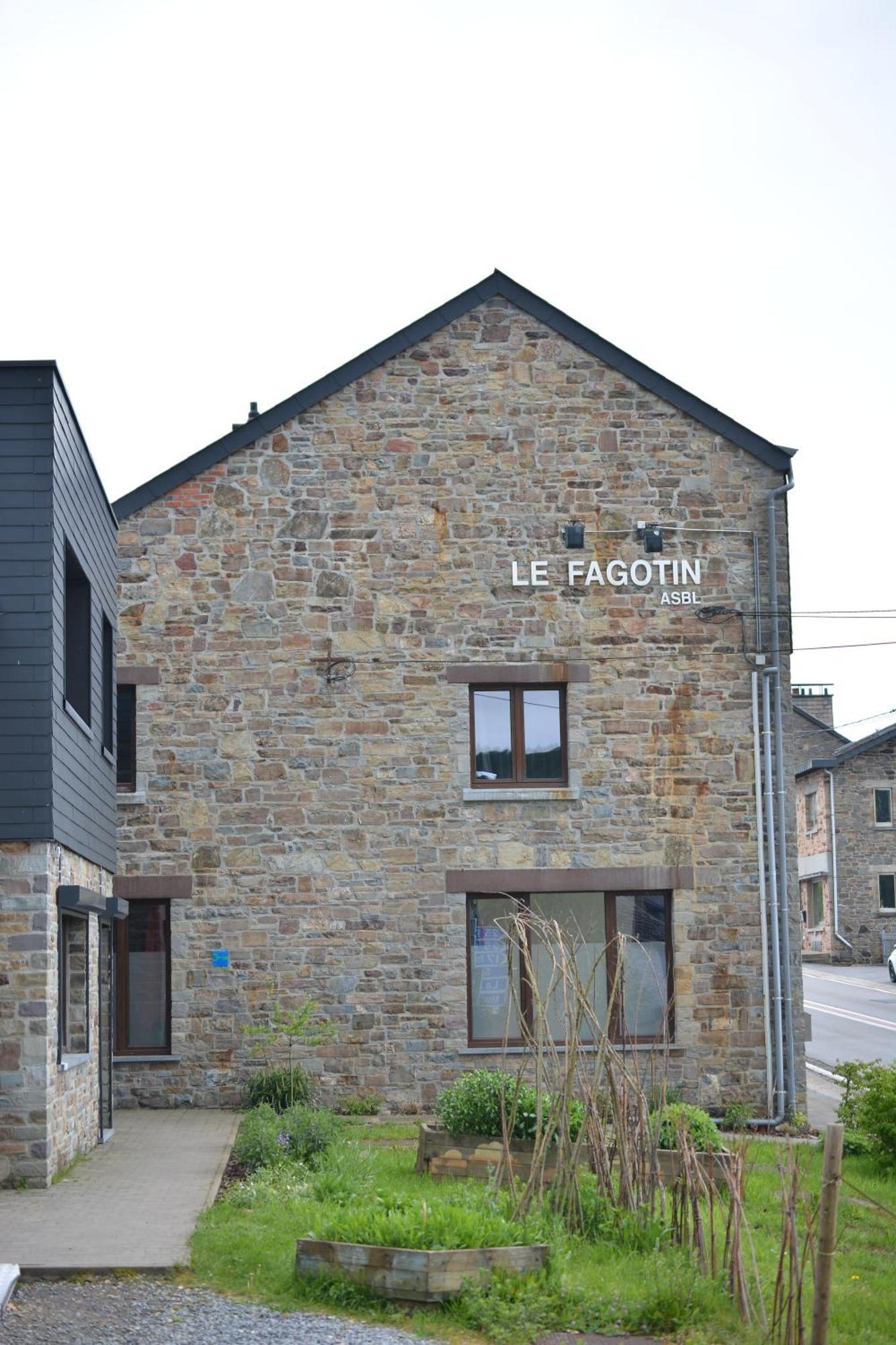 Le Fagotin - Youth Hostel Stoumont Exterior photo